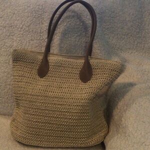 Hoxis Cream and Tan woven straw Tote Bag liner multiple pockets with zipper